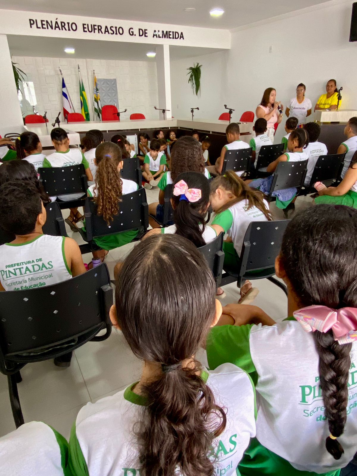 Visita dos alunos da rede municipal